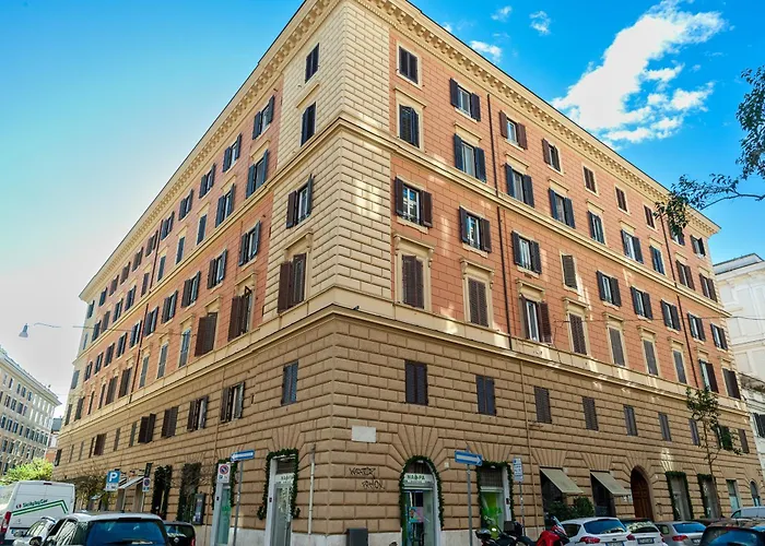 Clausim Domus: New Brightful Flat Next To The Vatican